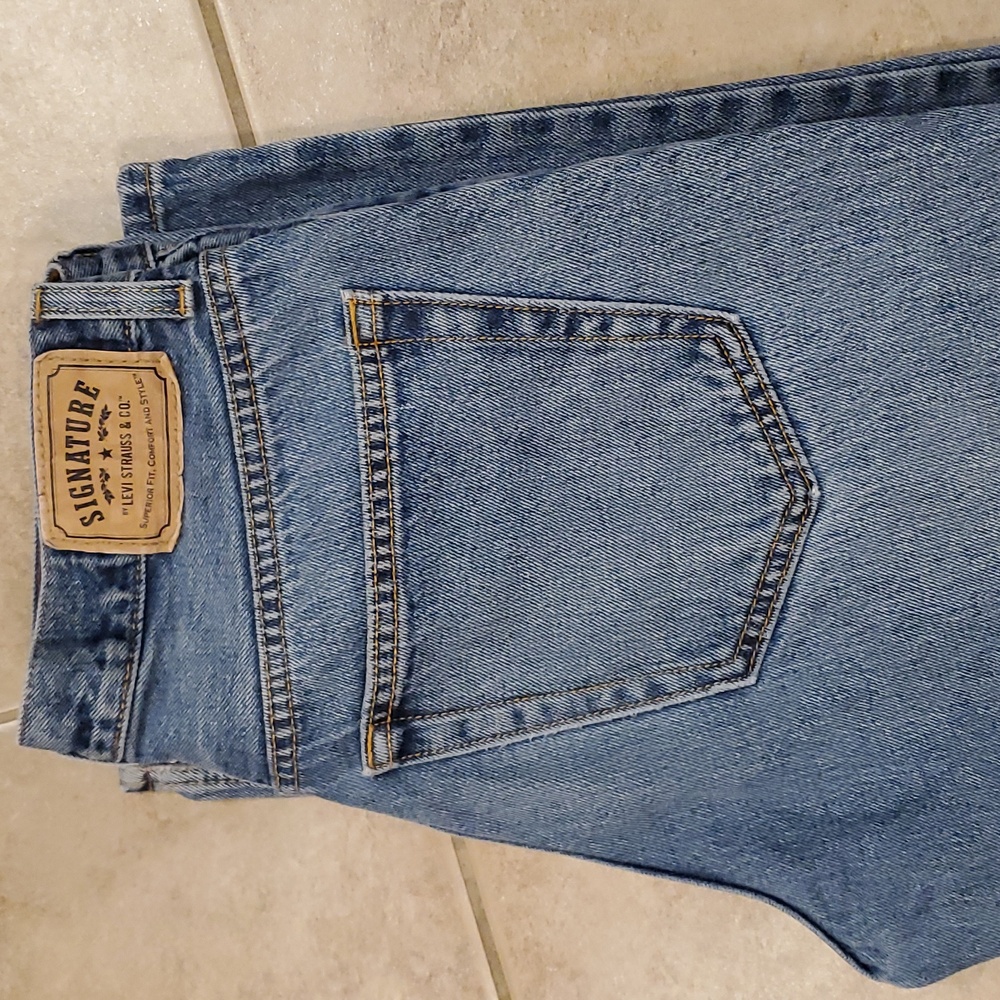 Levi's Signature Light Blue Jeans
